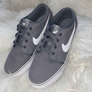 Nike Canvas Men’s Shoes